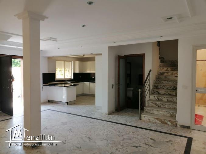 villa triplex la marsa cite el khalil