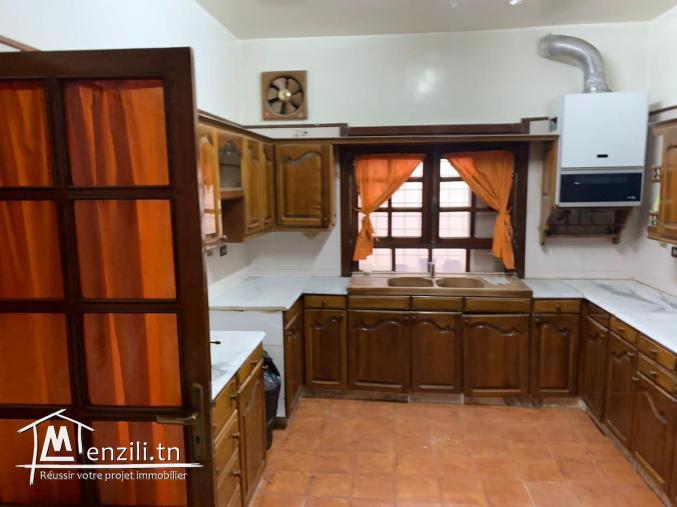 villa  Ariana Bourj Louzir  S+5 Zone Villa