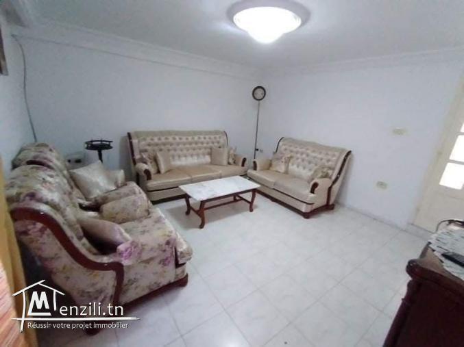 villa sur 3 niveaux située à cité RIADH 4