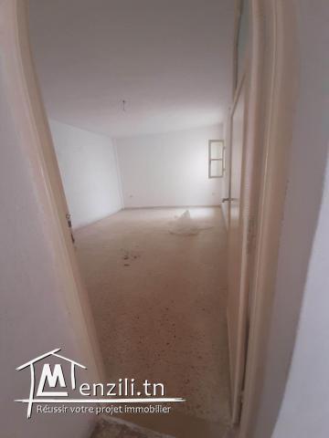 Maison sur 2 niveaux à BOHSINA prés de la route principale