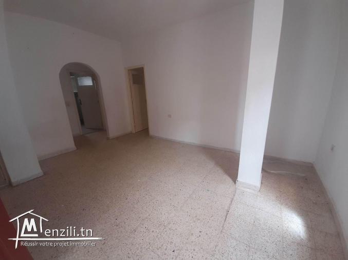 Maison sur 2 niveaux à BOHSINA prés de la route principale