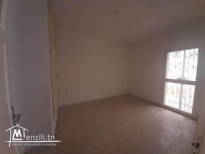 Maison sur 2 niveaux à BOHSINA prés de la route principale