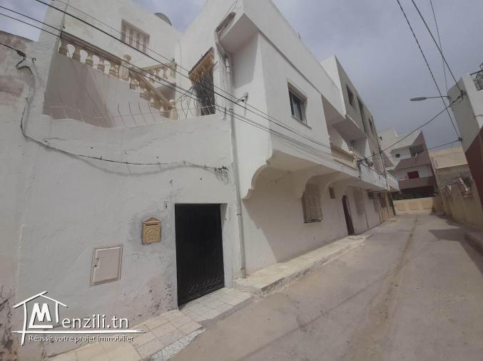 Maison sur 2 niveaux à BOHSINA prés de la route principale