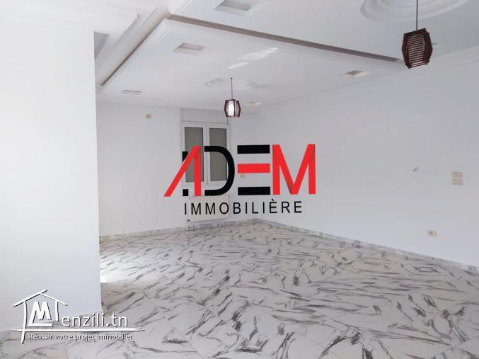 Spacieux étage de villa avec place parking à Sahloul