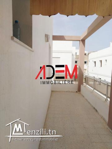 Spacieux étage de villa avec place parking à Sahloul