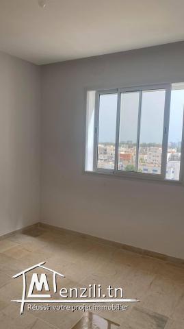 A louer s+2 haut standing avec place parking à cité el wahat aouina