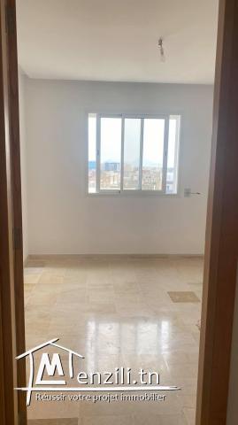 A louer s+2 haut standing avec place parking à cité el wahat aouina