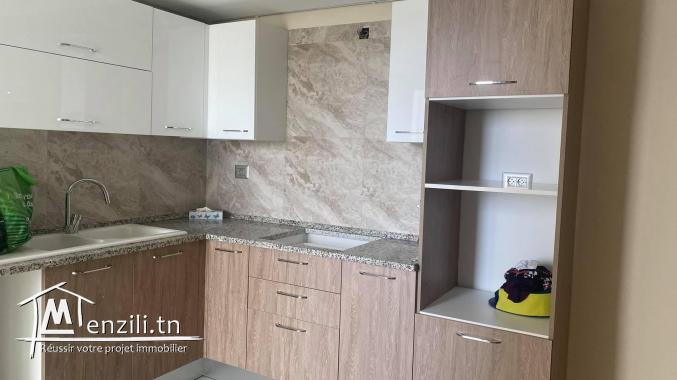 A louer s+2 haut standing avec place parking à cité el wahat aouina