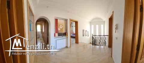 فيلا للبيع بالمنيهلة 950الف دينار