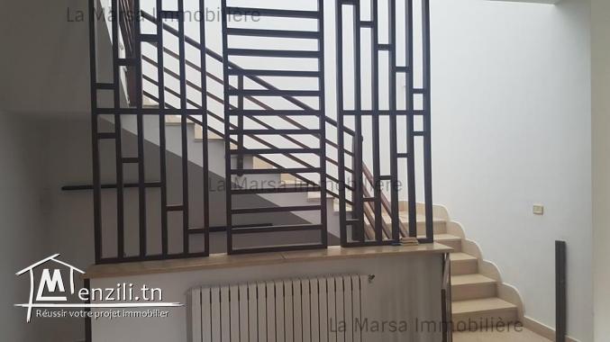 A Louer villa s5 avec piscine et jardin à Marsa Nassim