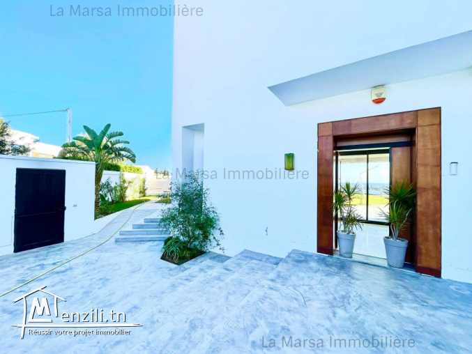 A Vendre villa luxueuse vue mer avec piscine à Hammamet