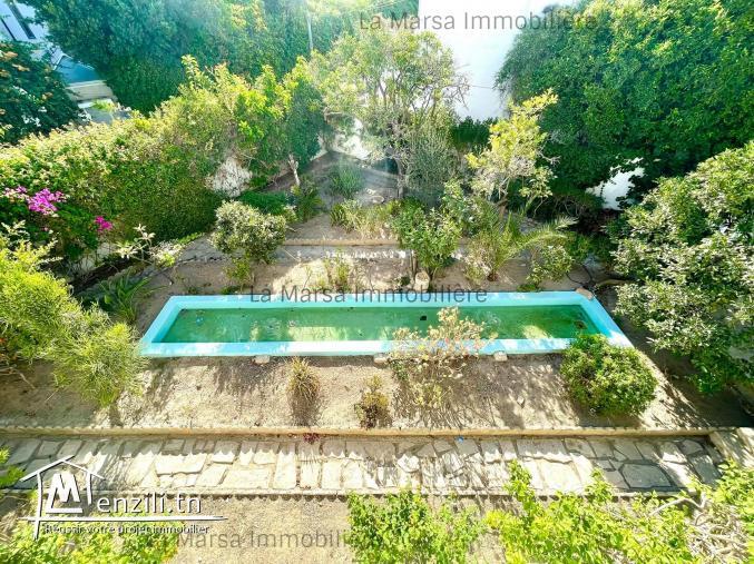 A Louer villa s5 avec piscine et jardin à Carthage