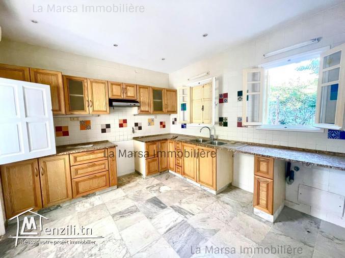 A Louer villa s5 avec piscine et jardin à Carthage