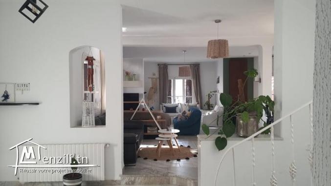 V I L L A   3   N I V E A U X    A   E L   M E N Z E H   9 A