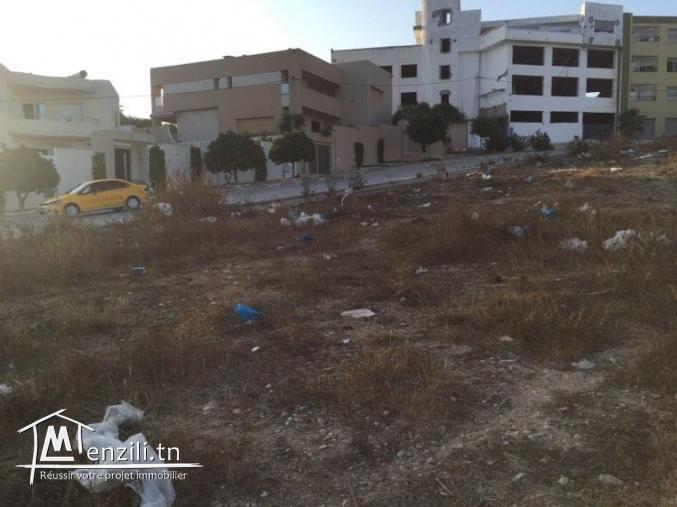 Terrain de 1000m2 a vendre a Ennasr 2