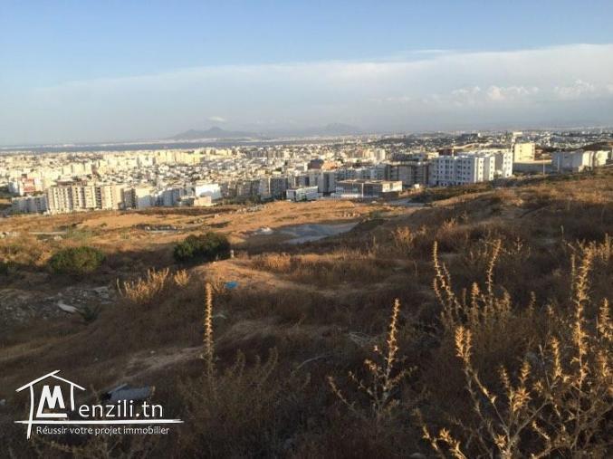 Terrain de 1000m2 a vendre a Ennasr 2