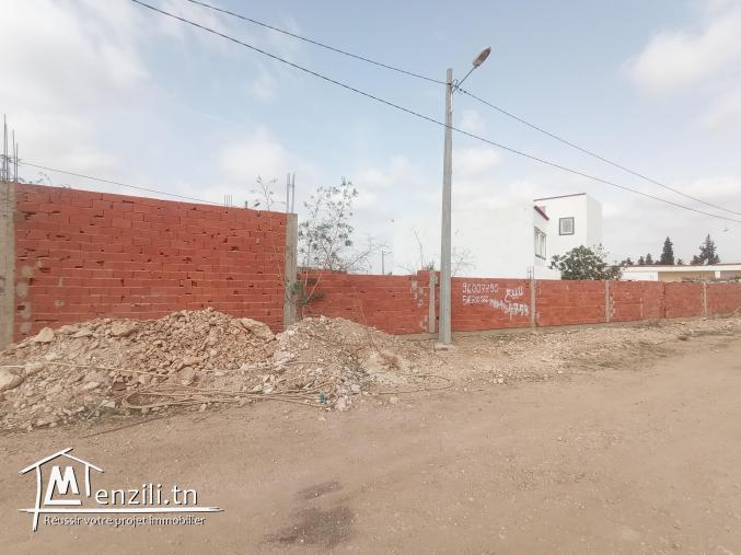 أرض مسجلة للبيع