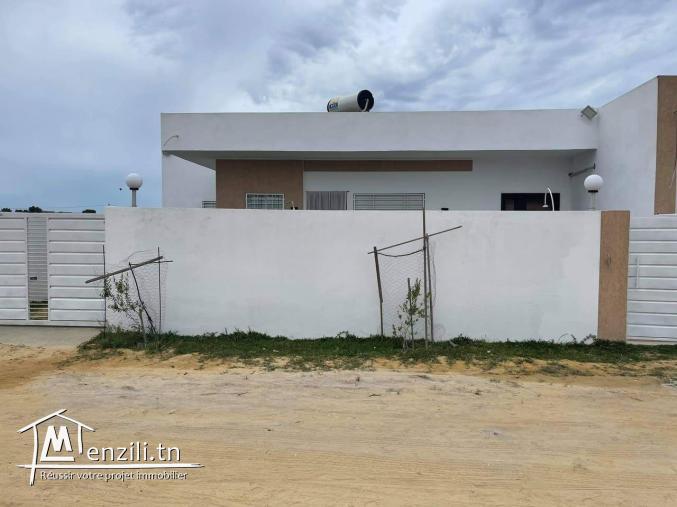 villa et studio  deuxième  position a la plage kerkouane-kélibia