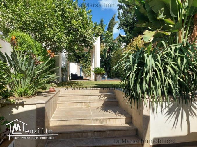 A Louer villa s4 avec piscine et jardin à Carthage