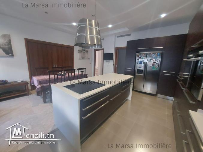 A Louer villa s4 avec piscine et jardin à Carthage