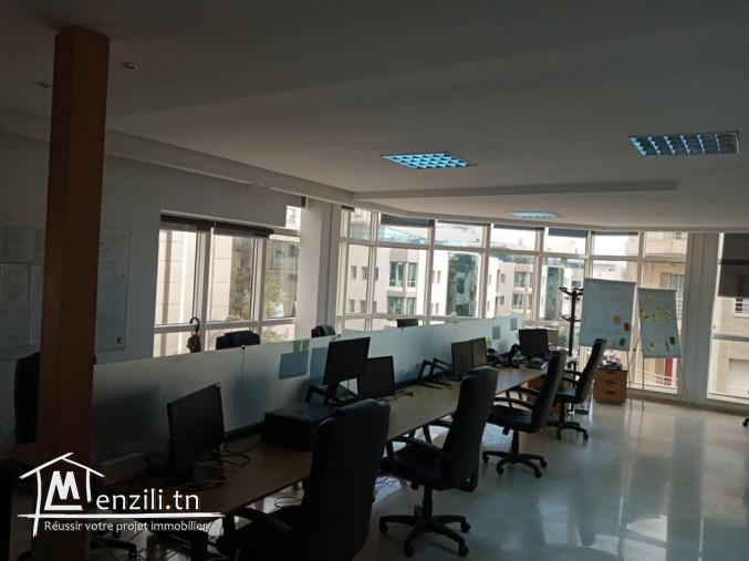 Bureau meublé prêt à être utilisé (Lac 2)