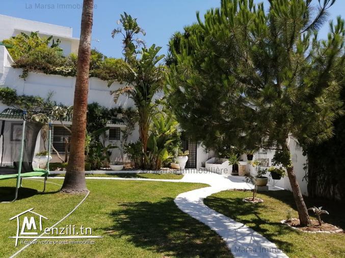 A Vendre villa s5 avec piscine et jardin à Carthage