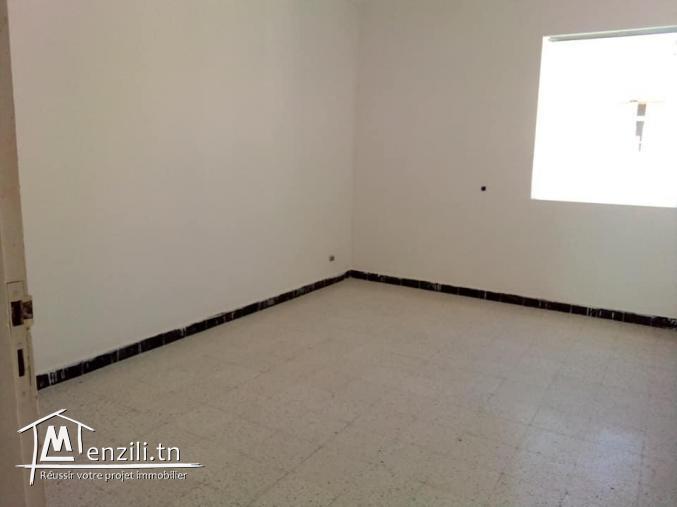 un appartement cité mileha s+3