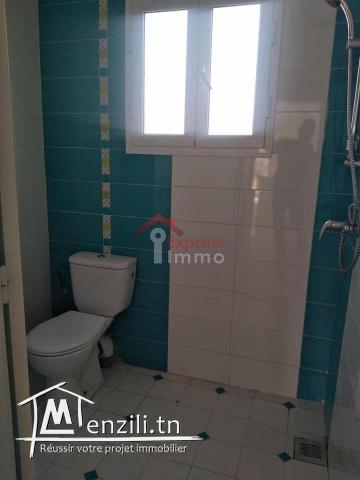 un spacieux étage de villa s+5 Jardin menzah 2