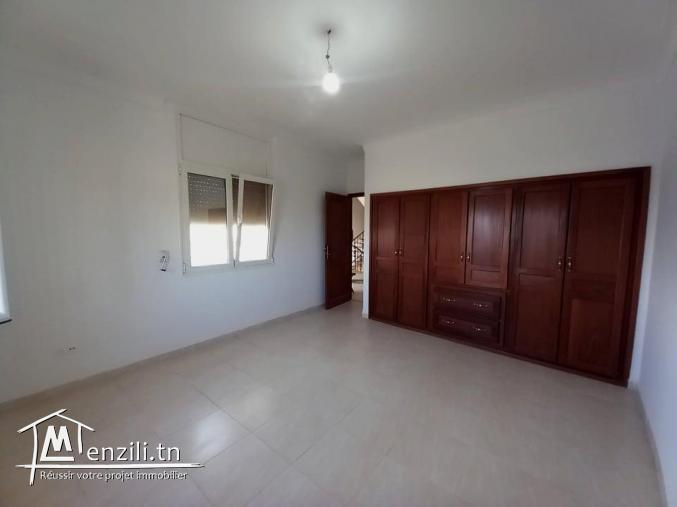 À Vendre une magnifique villa meublée style américain 618m² zone Barekt sehil Hammamet