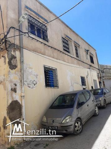 Une maison traditionnelle a VENDRE situé à la Madina