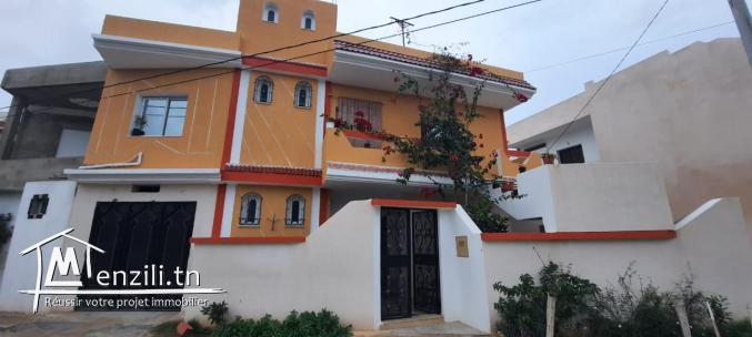 A vendre villa S+4 situé à Manaret Hammamet  en face Aziza 