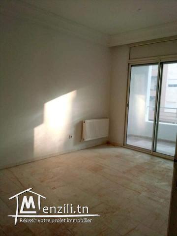 un bureau s+2 à naser 2