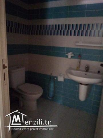 un bureau s+2 à naser 2