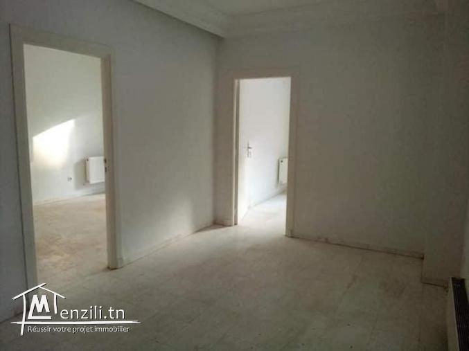 un bureau s+2 à naser 2