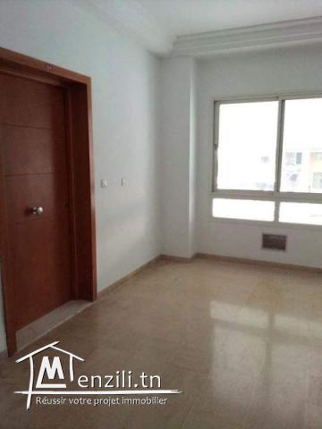 un bureau s+2 à naser 2