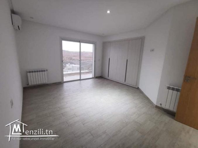un luxueux appartement s+2 jamais habité