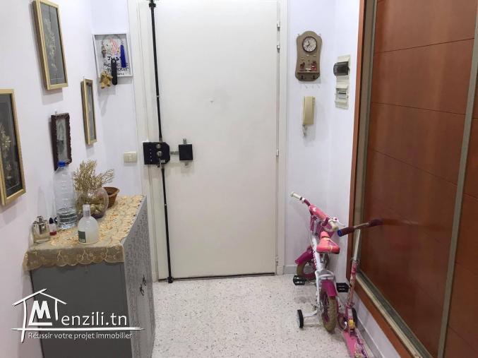 A vendre un appartement s+3 aux jardins de l'aouina
