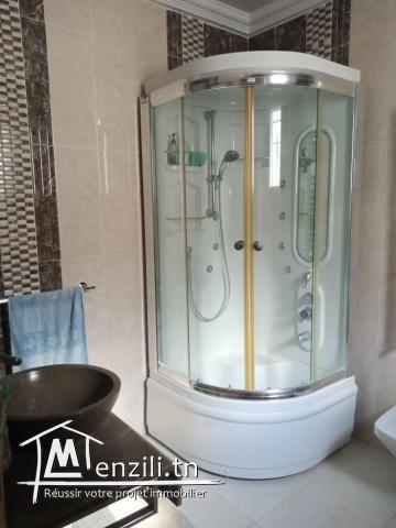 Vente d'un luxueux RDC d'un petit immeuble