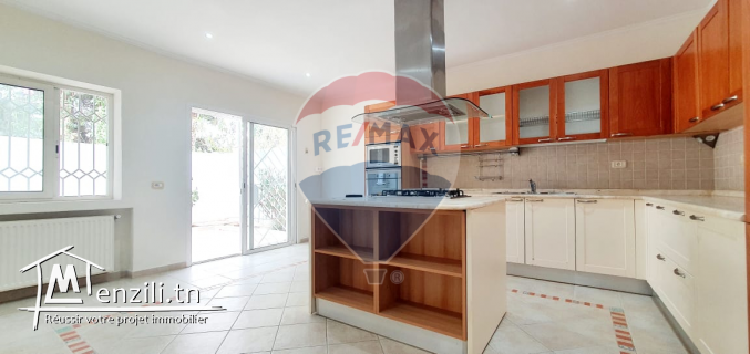 Duplex à louer à la Marsa (cité les pins)