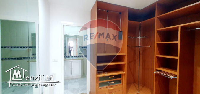 Duplex à louer à la Marsa (cité les pins)