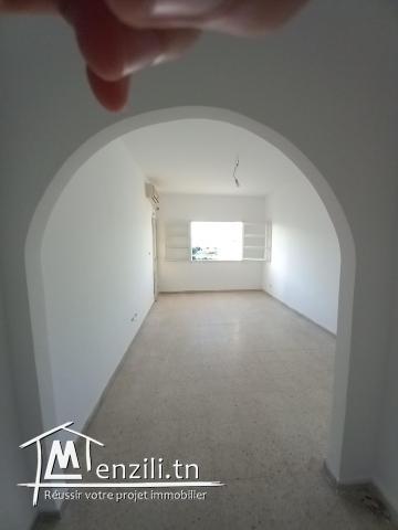 Appartement à louer S+3 Cité Hadika 2
