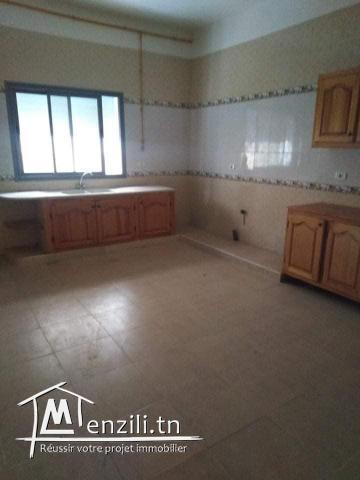 étage de villa a louer à rades 98696928