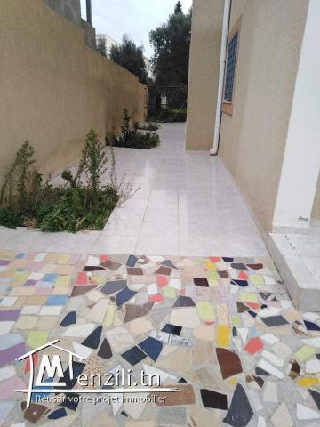 étage de villa a louer à rades 98696928
