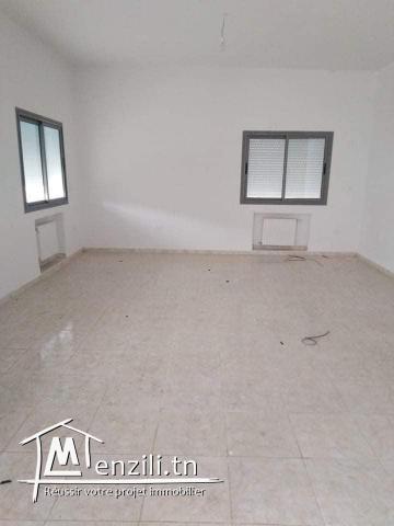 étage de villa a louer à rades 98696928