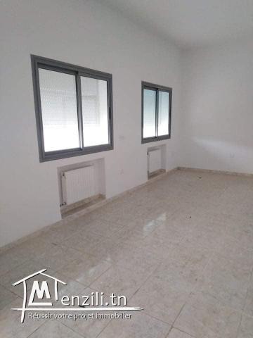 étage de villa a louer à rades 98696928