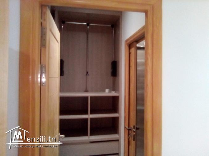 Splendide villa à vendre à Cité el Ghazela. 4 chambres. Vue sur les montagnes, chauffage central