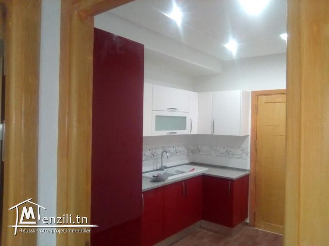 Splendide villa à vendre à Cité el Ghazela. 4 chambres. Vue sur les montagnes, chauffage central