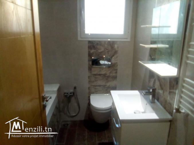 Splendide villa à vendre à Cité el Ghazela. 4 chambres. Vue sur les montagnes, chauffage central