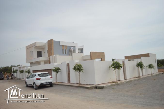 villa à vendre de 586 m2 a hammamet 