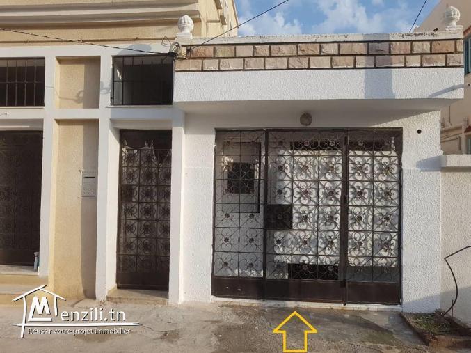 Studio nouvellement rénové dans quartier résidentiel - Boukornine